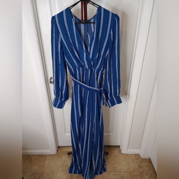 Forever 21 Maxi Dress with Tie Belt - Picture 1 of 3